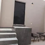 Luxury One-Bedroom Apt Alrimal-4